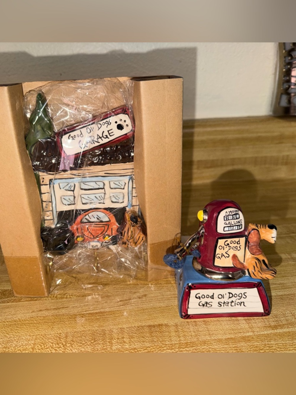 NWT Vintage collectable Blue Sky key ring holder, wine cork top and stand dogs